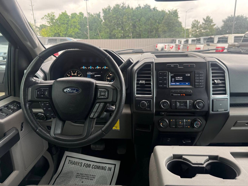 Ford F-150 Vehicle Full-screen Gallery Image 21
