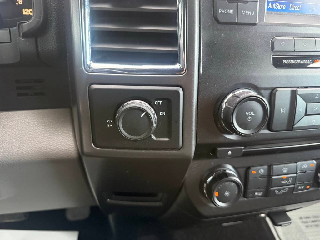 Ford F-150 Vehicle Full-screen Gallery Image 28