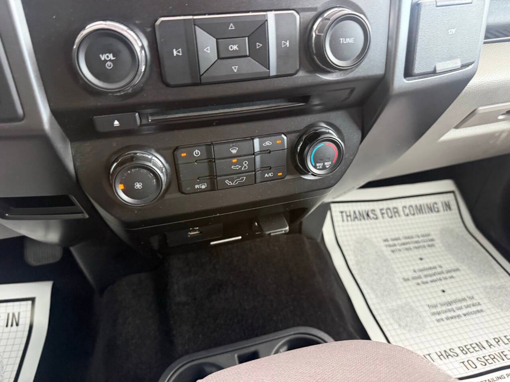 Ford F-150 Vehicle Full-screen Gallery Image 29
