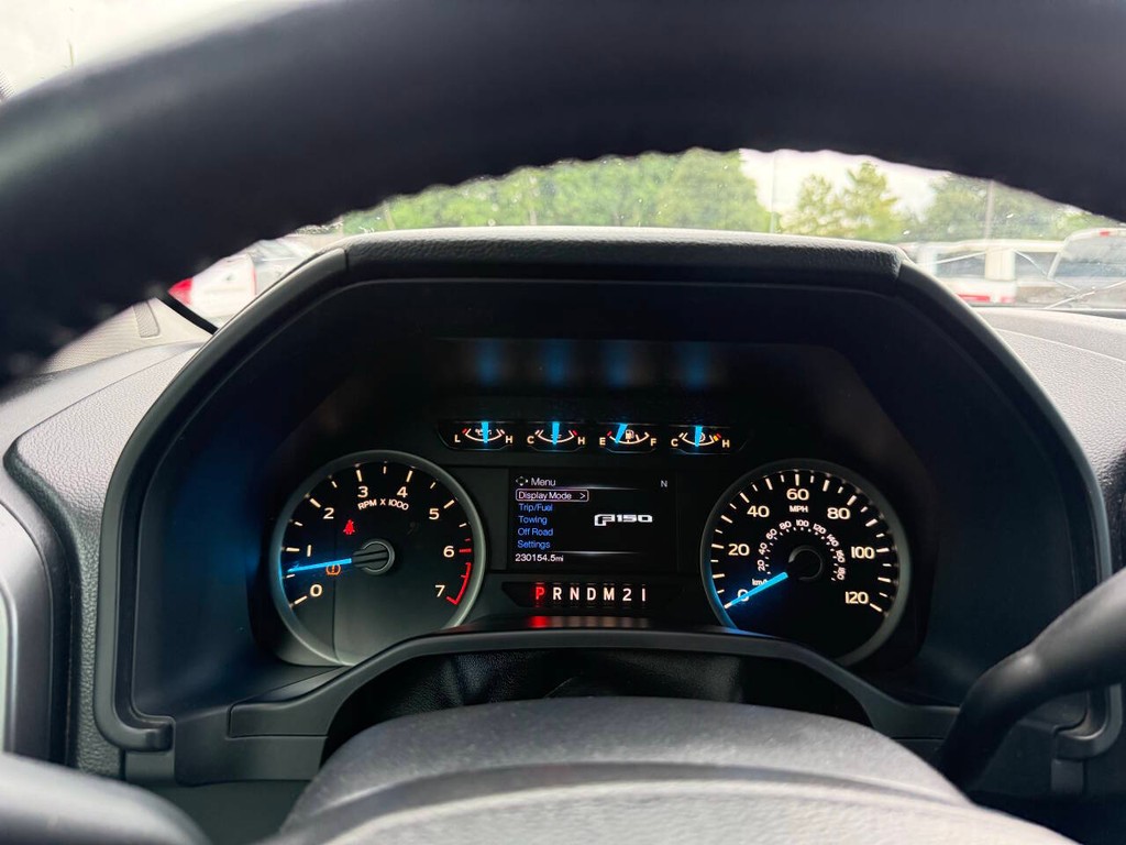 Ford F-150 Vehicle Full-screen Gallery Image 32