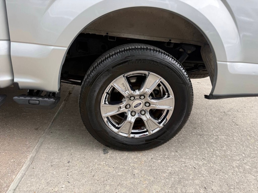 Ford F-150 Vehicle Full-screen Gallery Image 36