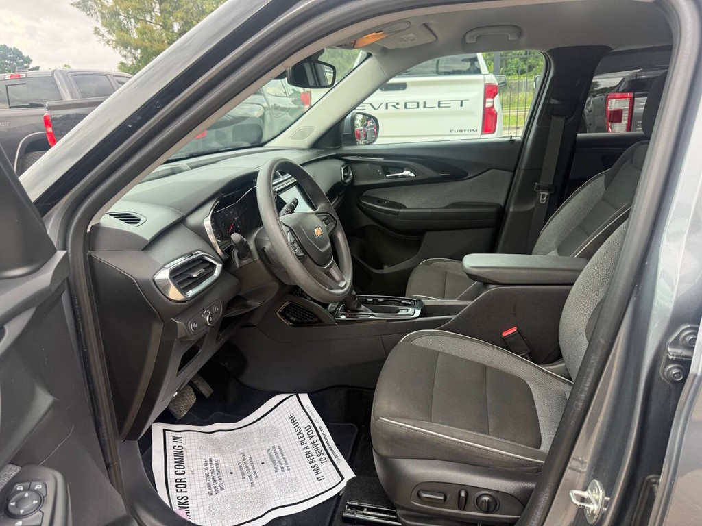 Chevrolet Trailblazer Vehicle Full-screen Gallery Image 07