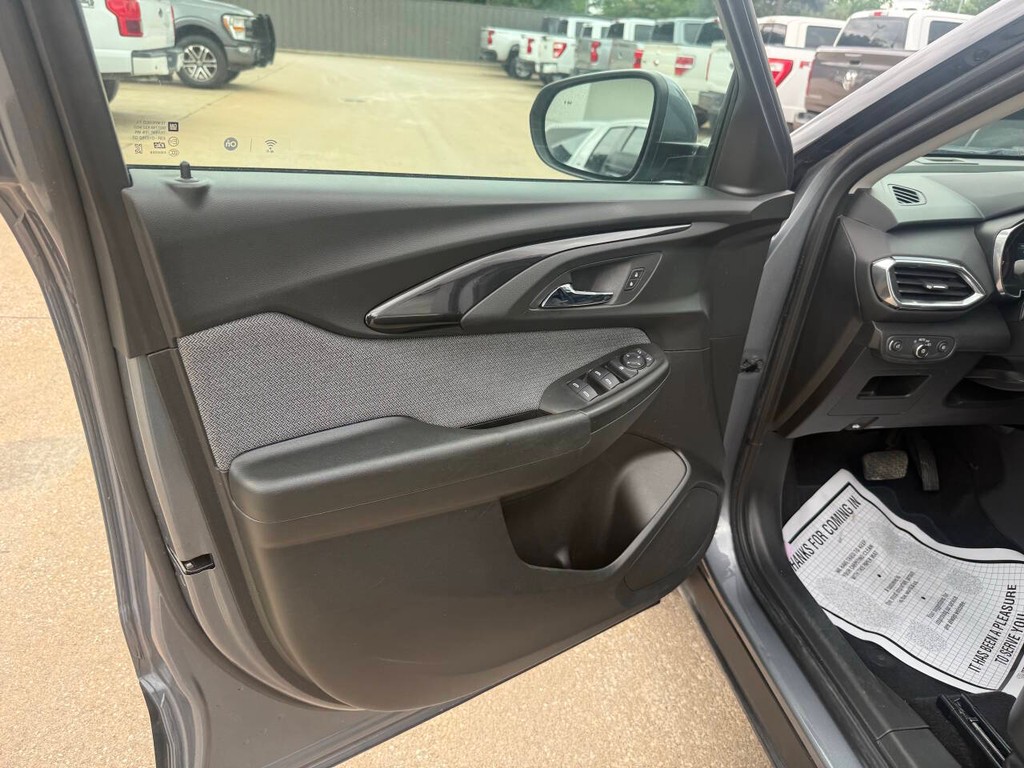 Chevrolet Trailblazer Vehicle Full-screen Gallery Image 08