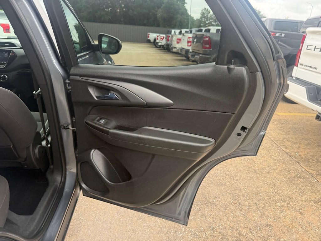 Chevrolet Trailblazer Vehicle Full-screen Gallery Image 16