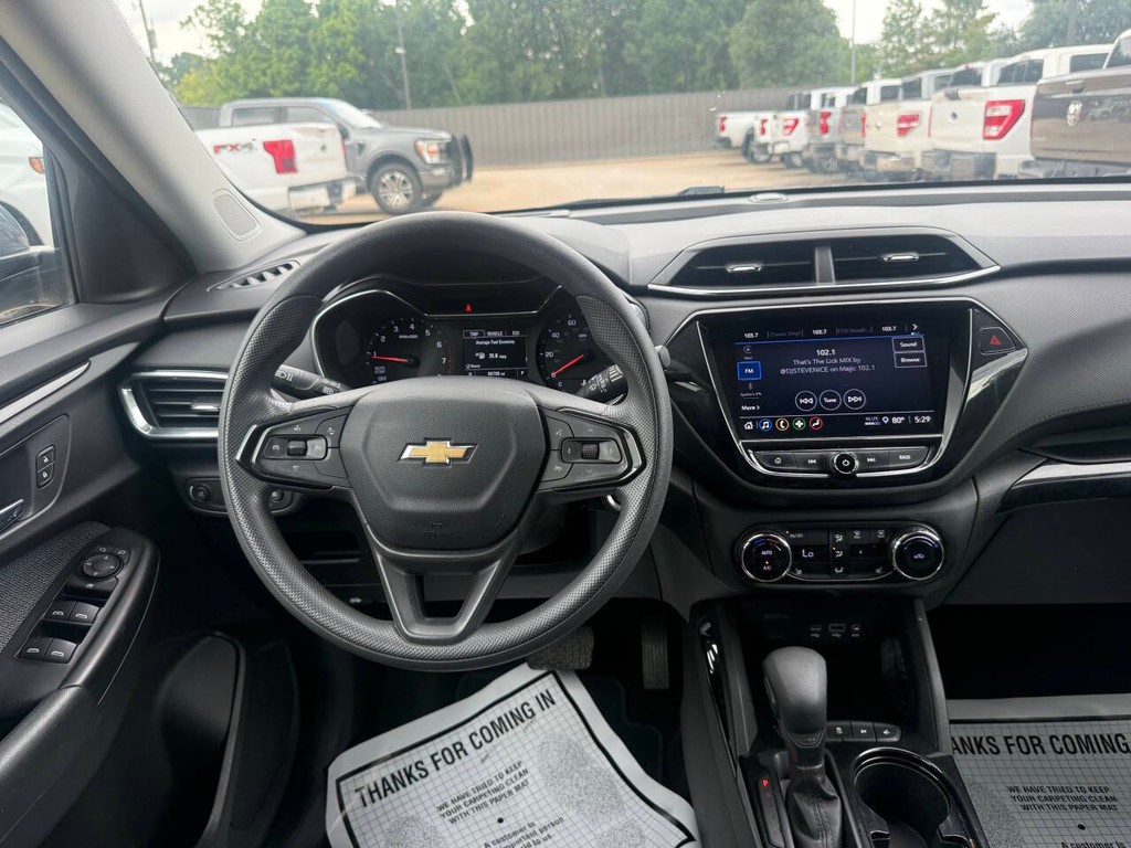 Chevrolet Trailblazer Vehicle Full-screen Gallery Image 21
