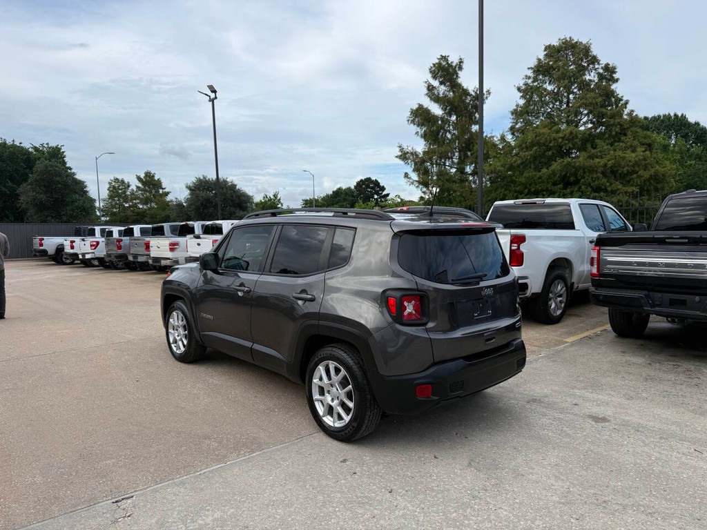 Jeep Renegade Vehicle Full-screen Gallery Image 04