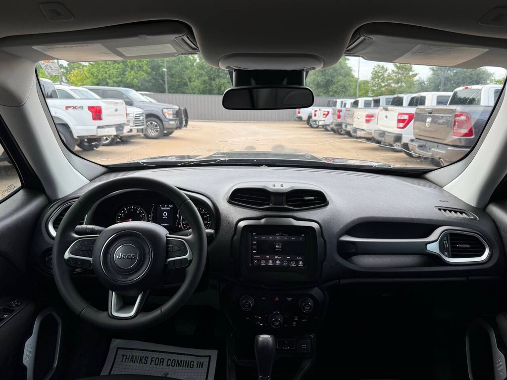 Jeep Renegade Vehicle Full-screen Gallery Image 17