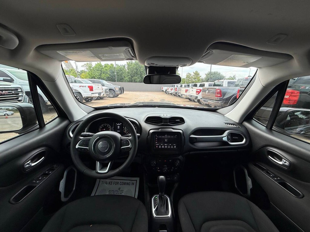 Jeep Renegade Vehicle Full-screen Gallery Image 18