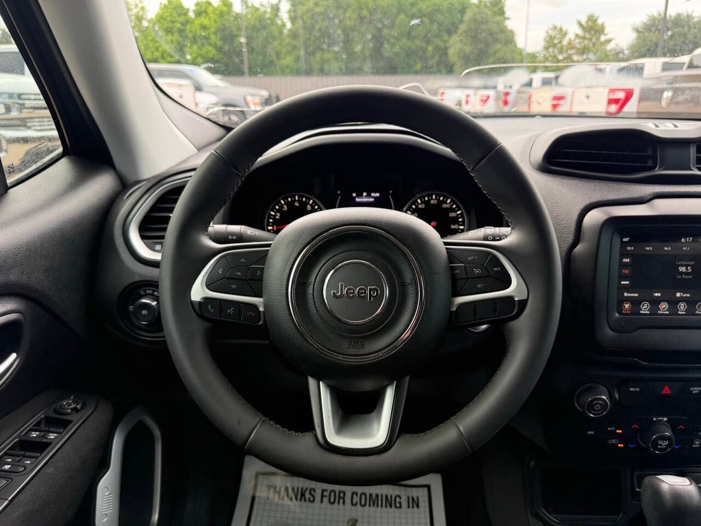 Jeep Renegade Vehicle Full-screen Gallery Image 22