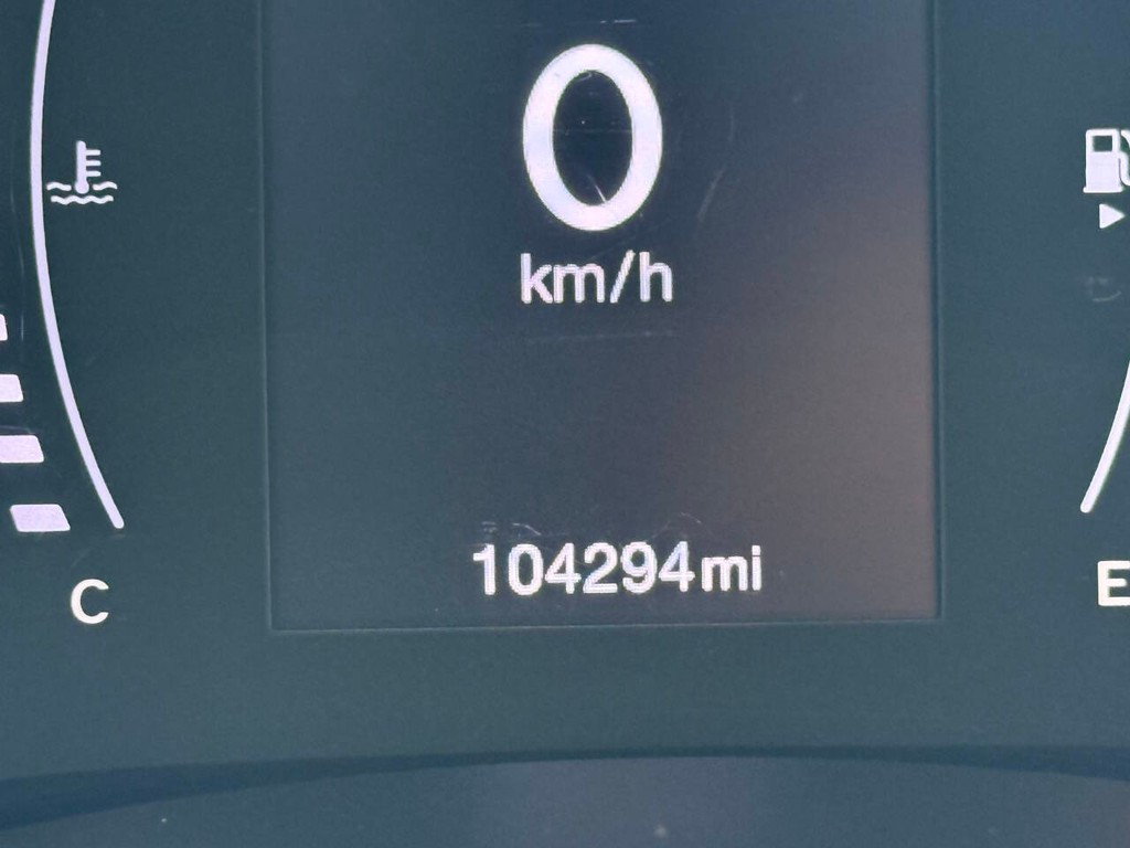 Jeep Renegade Vehicle Full-screen Gallery Image 31