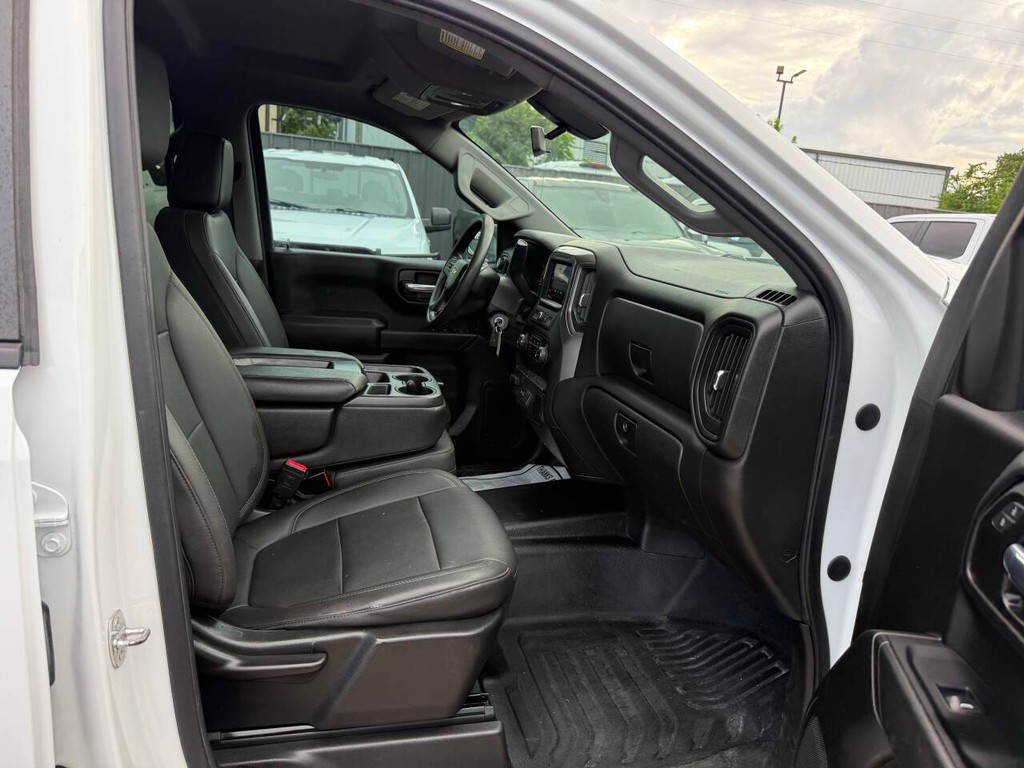 Chevrolet Silverado 1500 Vehicle Full-screen Gallery Image 10