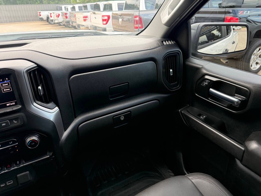 Chevrolet Silverado 1500 Vehicle Full-screen Gallery Image 20