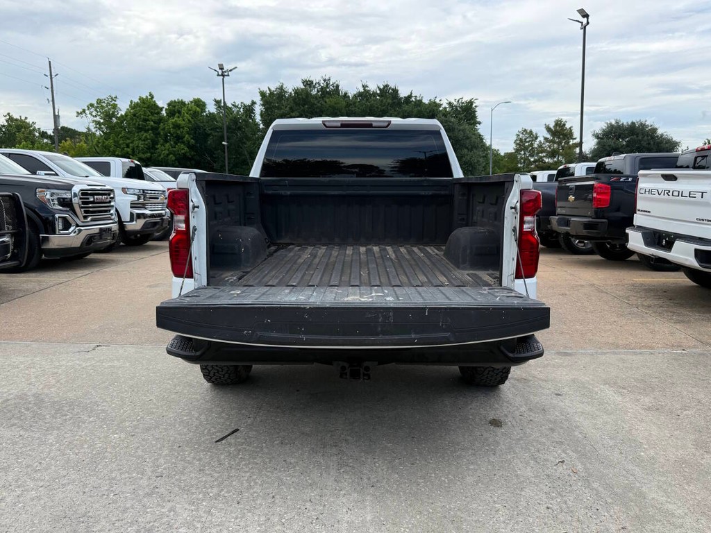 Chevrolet Silverado 1500 Vehicle Full-screen Gallery Image 38