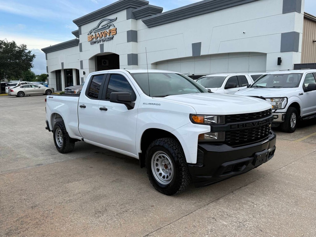 Chevrolet Silverado 1500 Vehicle Full-screen Gallery Image 42