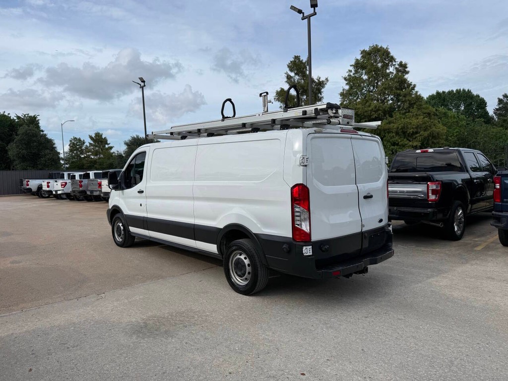 Ford Transit Van Vehicle Full-screen Gallery Image 04