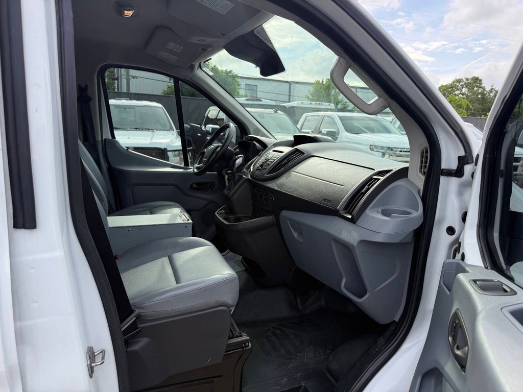 Ford Transit Van Vehicle Full-screen Gallery Image 10