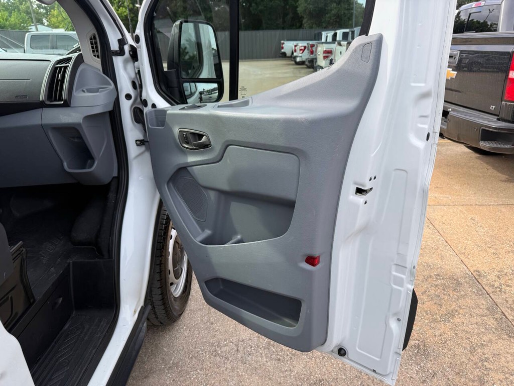 Ford Transit Van Vehicle Full-screen Gallery Image 11
