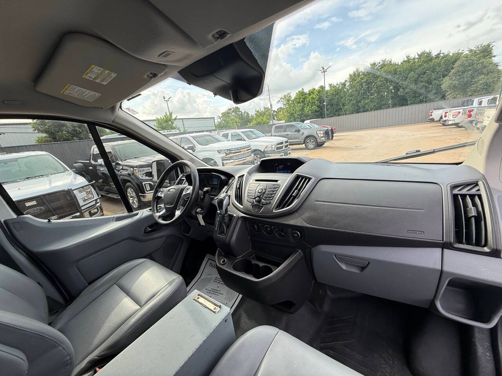 Ford Transit Van Vehicle Full-screen Gallery Image 13