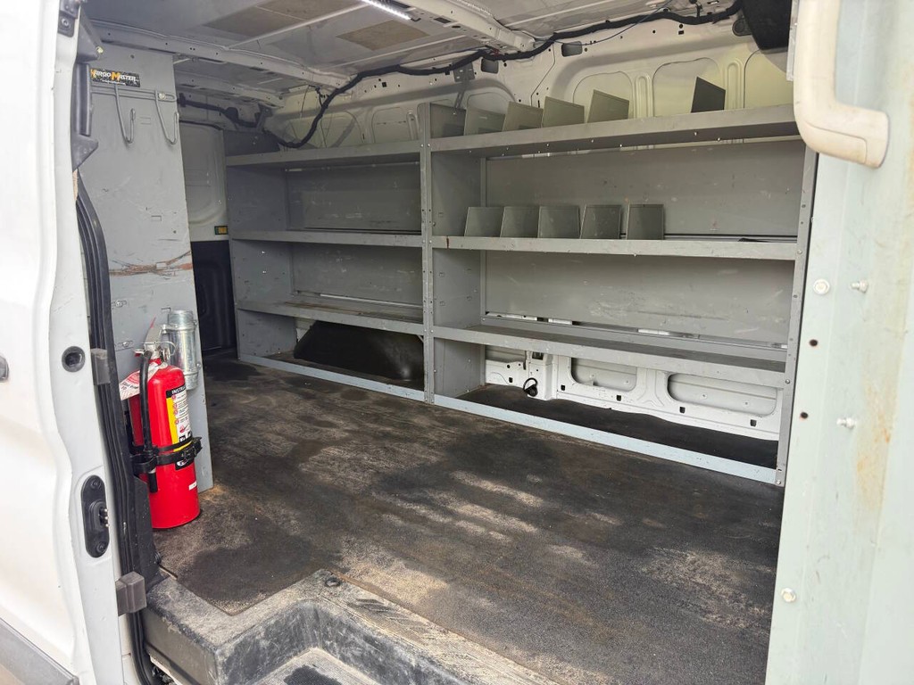 Ford Transit Van Vehicle Full-screen Gallery Image 29