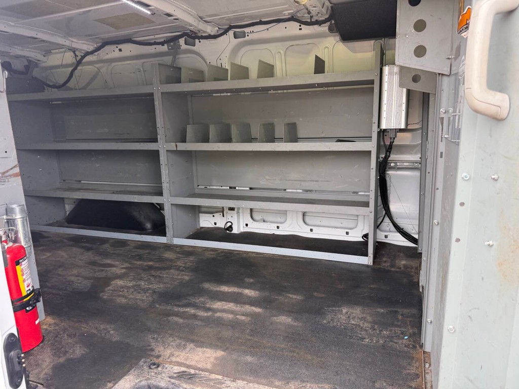 Ford Transit Van Vehicle Full-screen Gallery Image 30