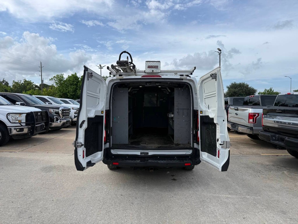 Ford Transit Van Vehicle Full-screen Gallery Image 31