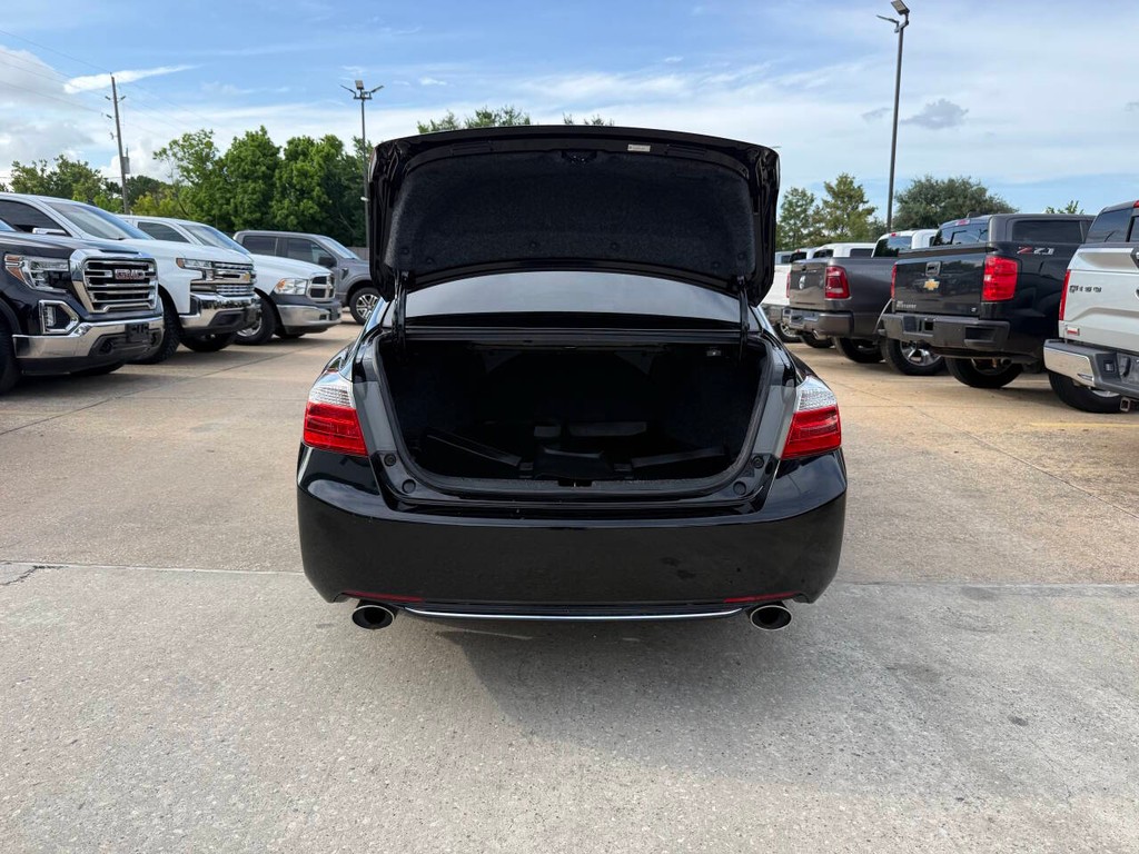 Honda Accord Sedan Vehicle Full-screen Gallery Image 38