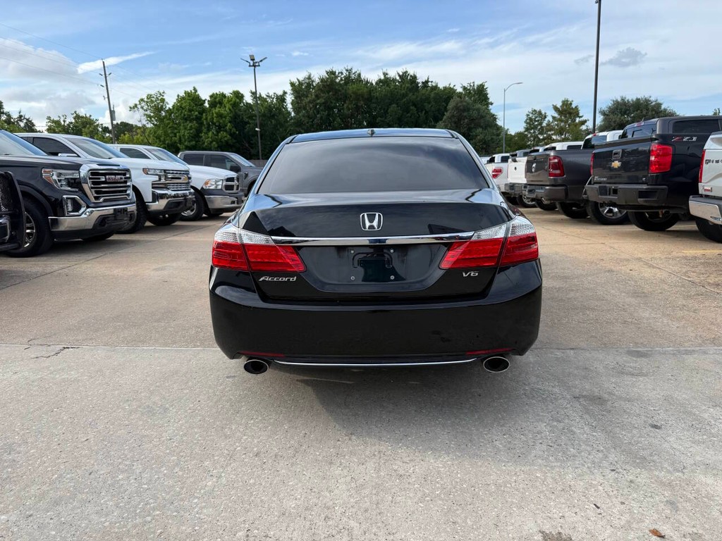 Honda Accord Sedan Vehicle Full-screen Gallery Image 39