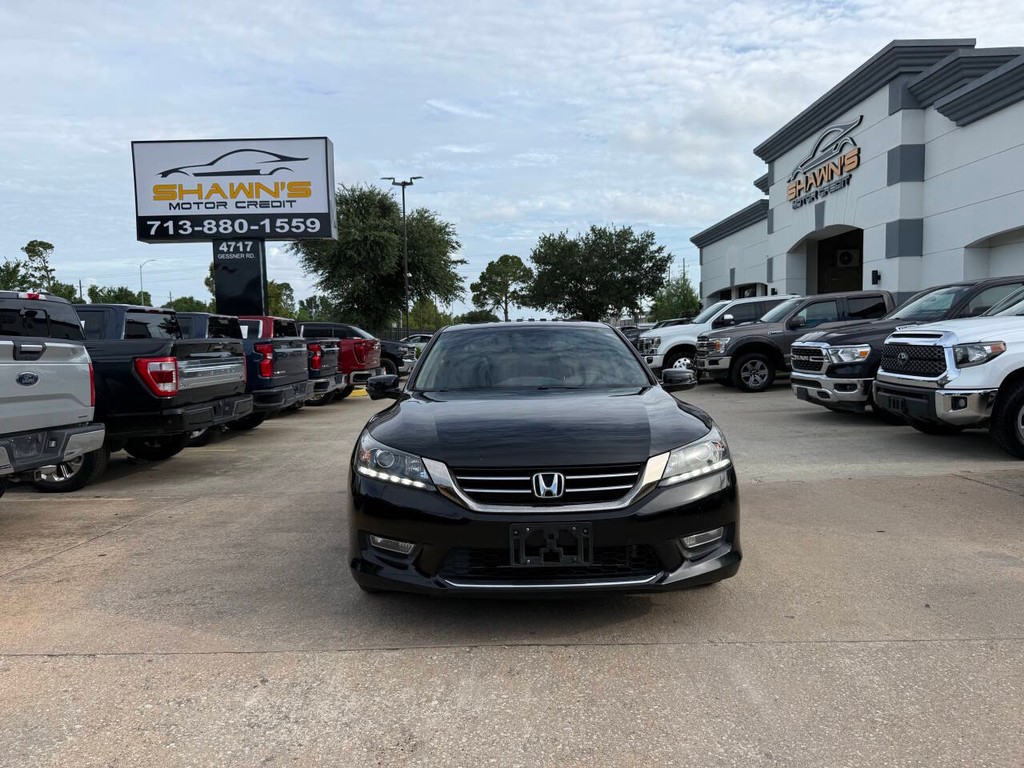 Honda Accord Sedan Vehicle Full-screen Gallery Image 40