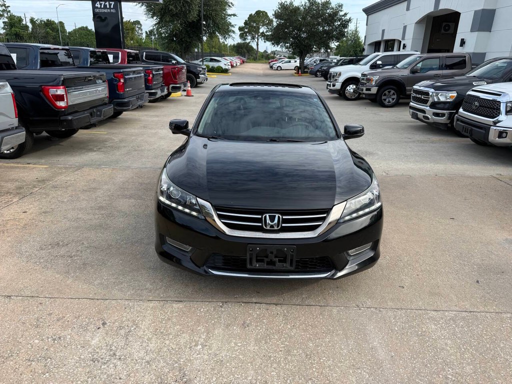 Honda Accord Sedan Vehicle Full-screen Gallery Image 41