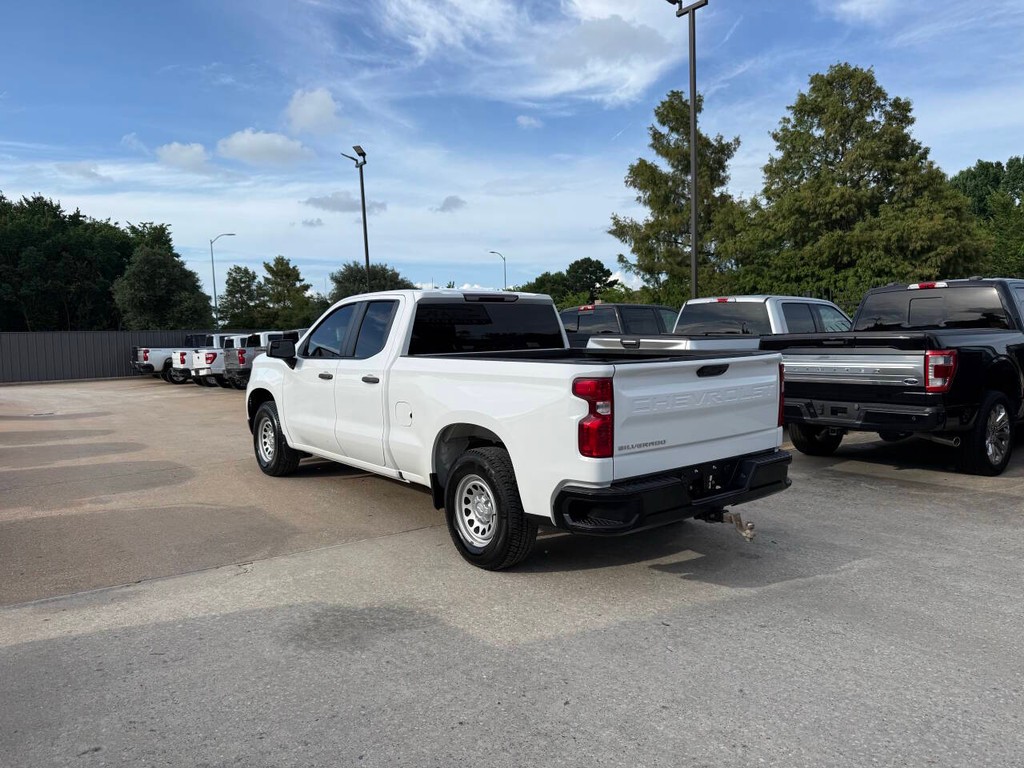 Chevrolet Silverado 1500 Vehicle Full-screen Gallery Image 04