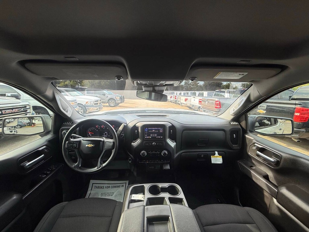 Chevrolet Silverado 1500 Vehicle Full-screen Gallery Image 18