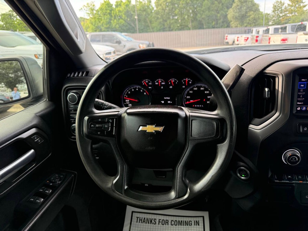 Chevrolet Silverado 1500 Vehicle Full-screen Gallery Image 22
