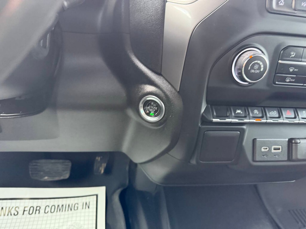 Chevrolet Silverado 1500 Vehicle Full-screen Gallery Image 30