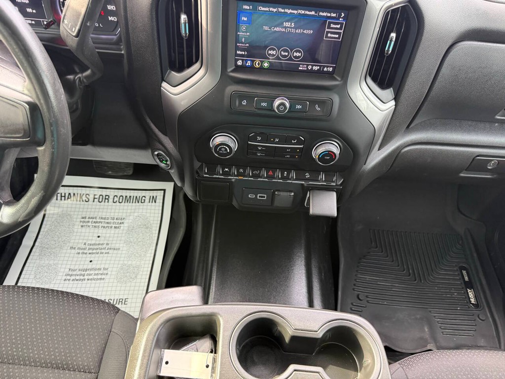 Chevrolet Silverado 1500 Vehicle Full-screen Gallery Image 31