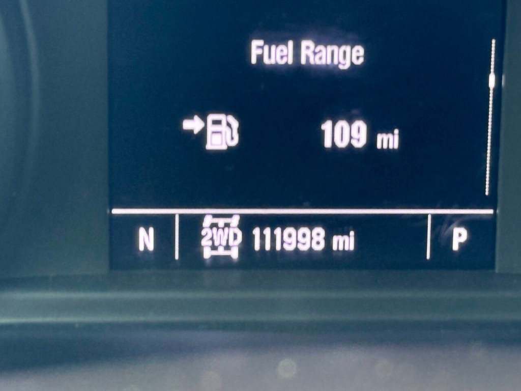 Chevrolet Silverado 1500 Vehicle Full-screen Gallery Image 34