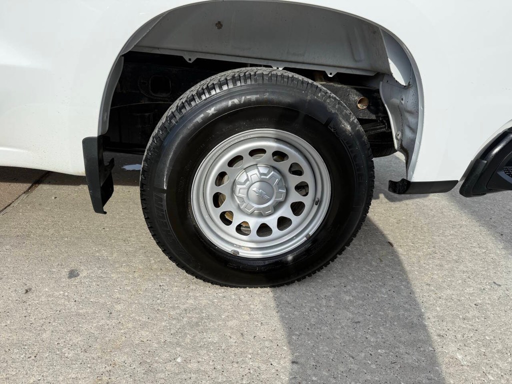Chevrolet Silverado 1500 Vehicle Full-screen Gallery Image 37
