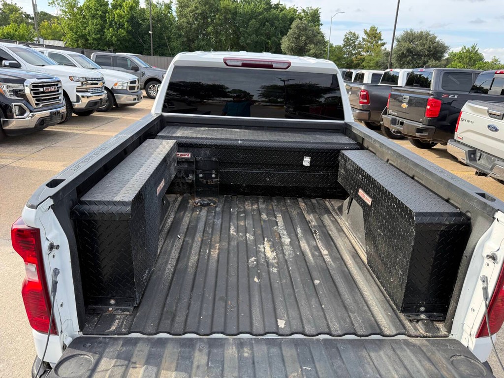 Chevrolet Silverado 1500 Vehicle Full-screen Gallery Image 38