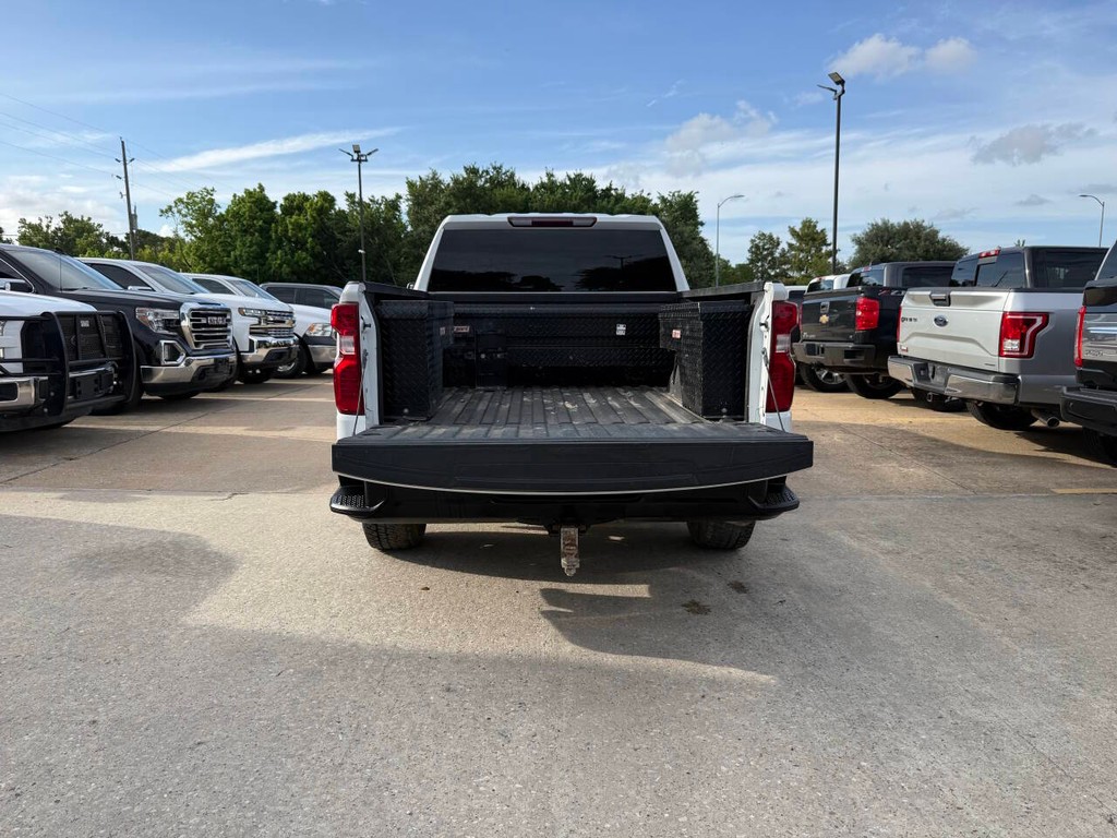 Chevrolet Silverado 1500 Vehicle Full-screen Gallery Image 39