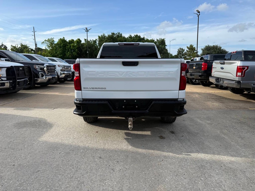 Chevrolet Silverado 1500 Vehicle Full-screen Gallery Image 40
