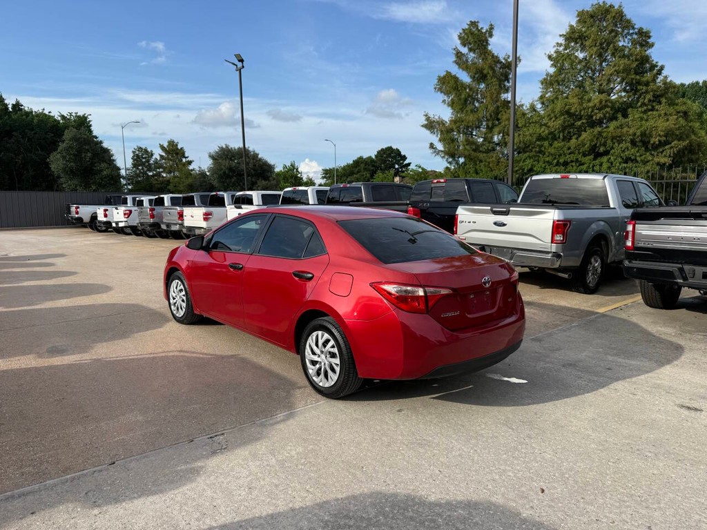 Toyota Corolla Vehicle Full-screen Gallery Image 04