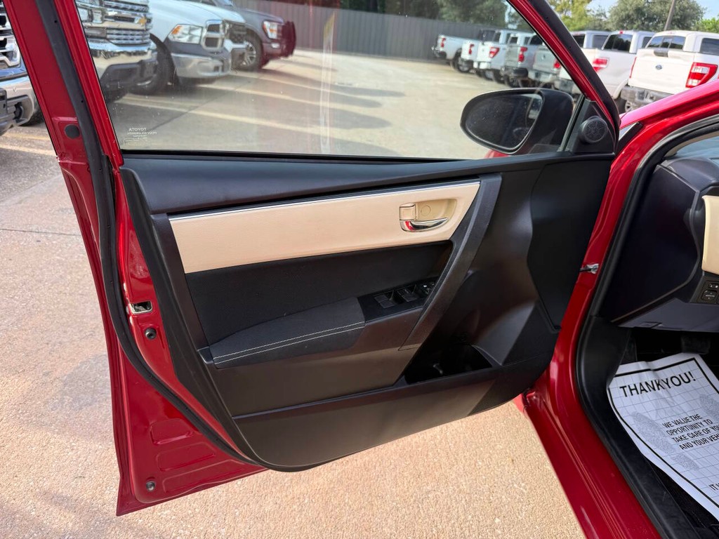 Toyota Corolla Vehicle Full-screen Gallery Image 08