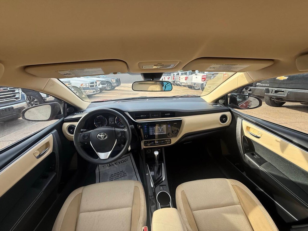 Toyota Corolla Vehicle Full-screen Gallery Image 19