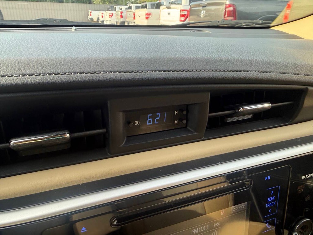 Toyota Corolla Vehicle Full-screen Gallery Image 26