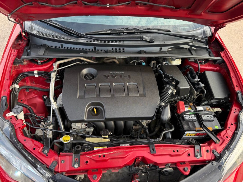 Toyota Corolla Vehicle Full-screen Gallery Image 35