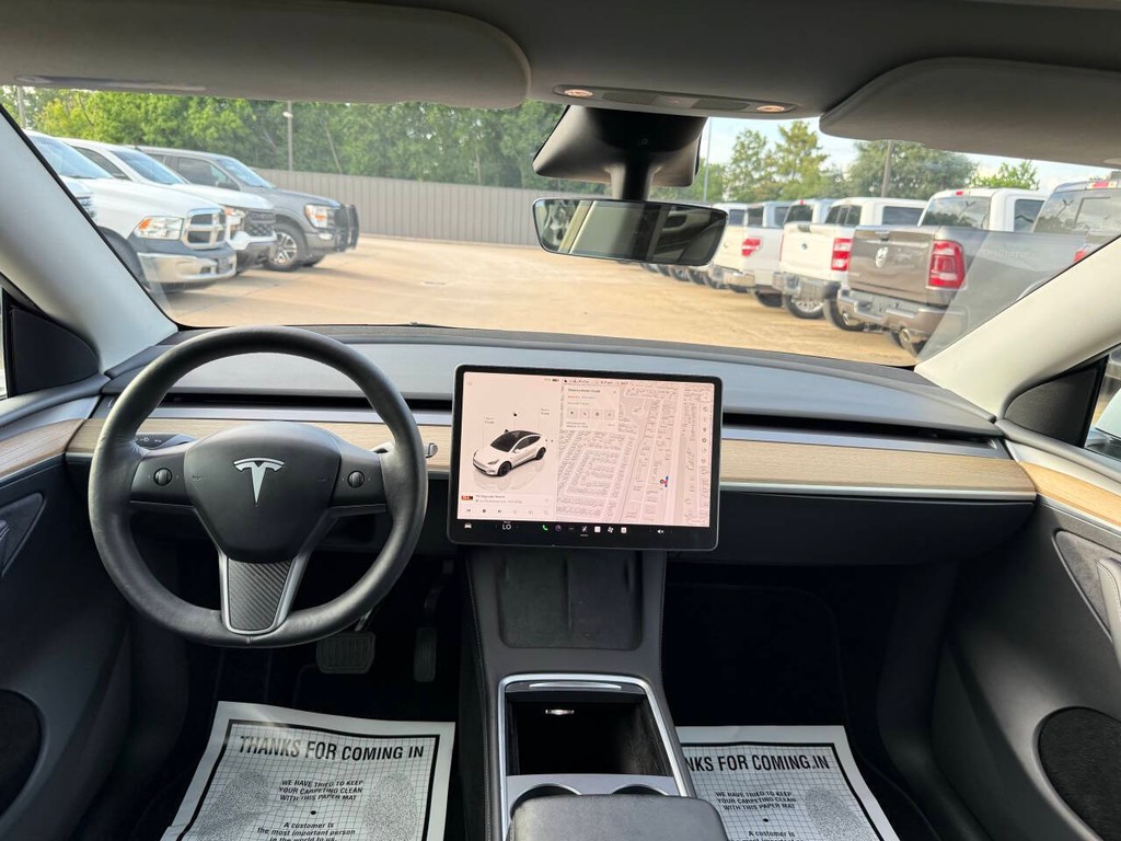 Tesla Model Y Vehicle Full-screen Gallery Image 20