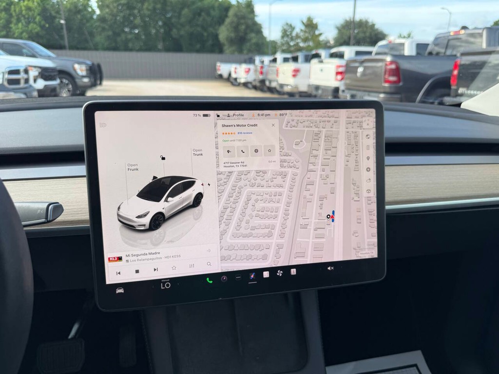 Tesla Model Y Vehicle Full-screen Gallery Image 26