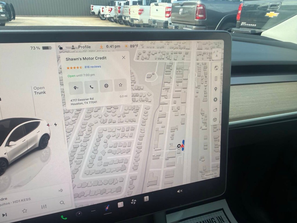 Tesla Model Y Vehicle Full-screen Gallery Image 29