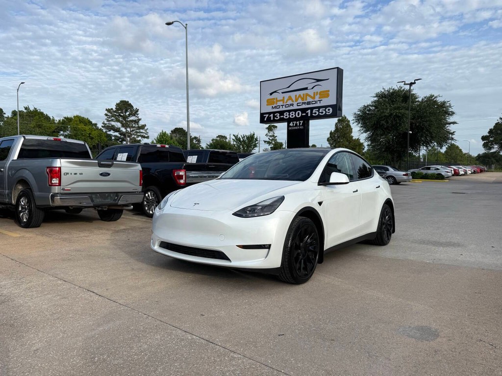 Tesla Model Y Vehicle Full-screen Gallery Image 48