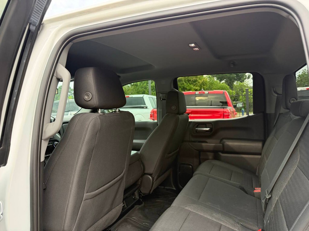 Chevrolet Silverado 1500 Vehicle Full-screen Gallery Image 12