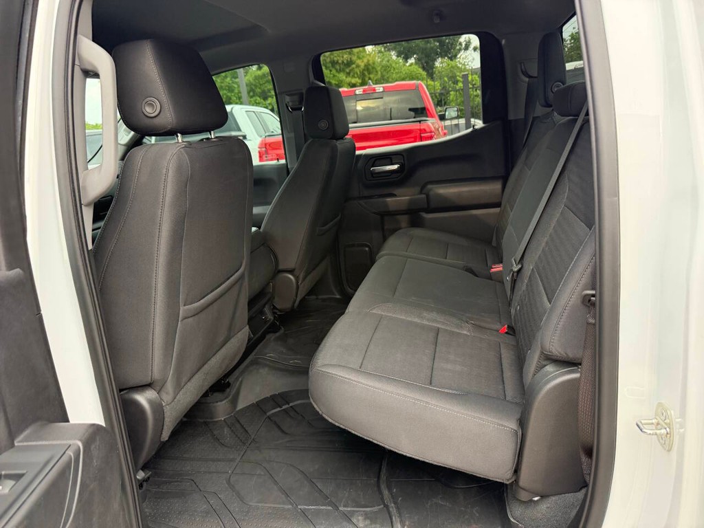 Chevrolet Silverado 1500 Vehicle Full-screen Gallery Image 13